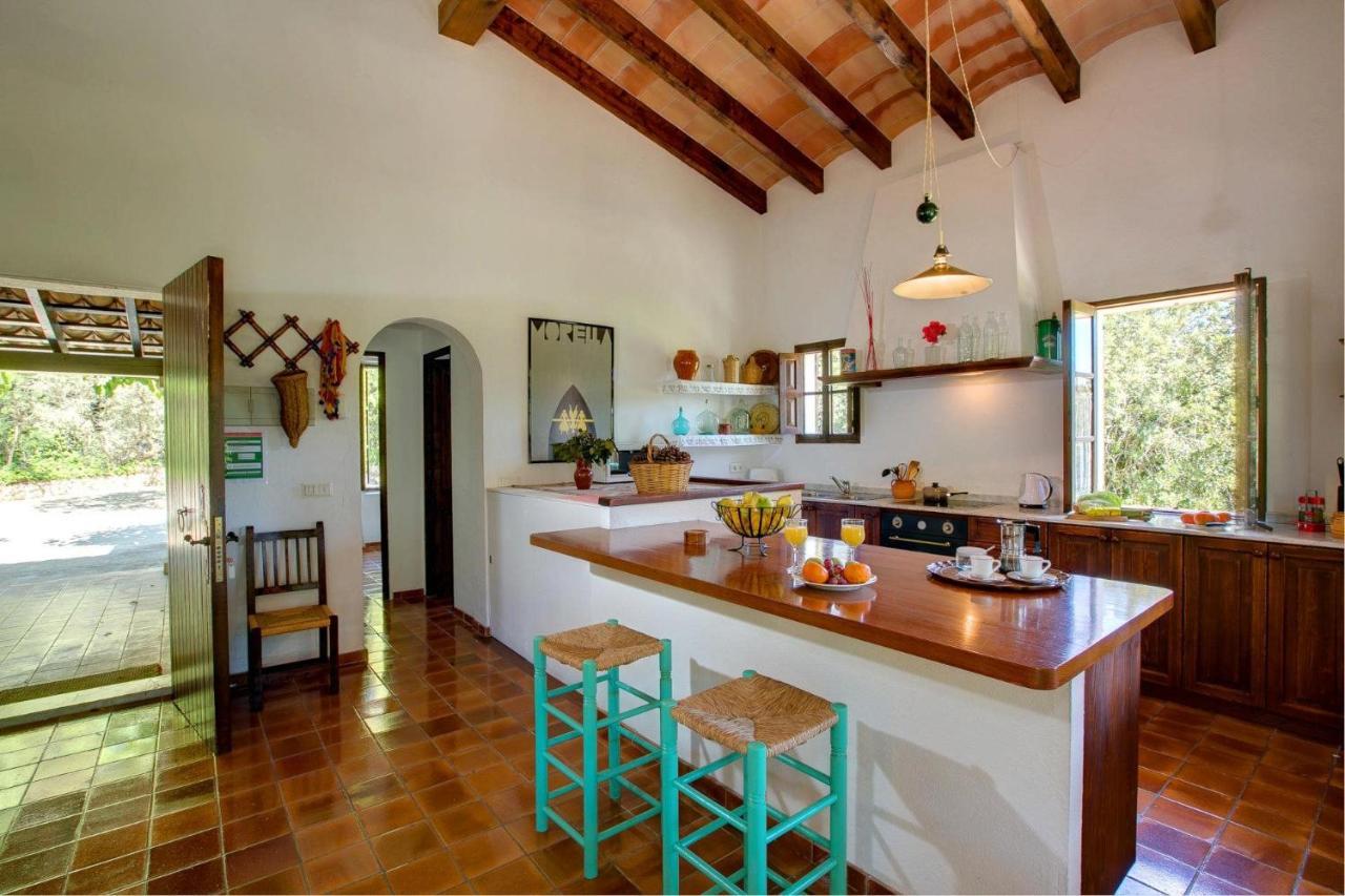 Villa Bennassar By Vintage Travel