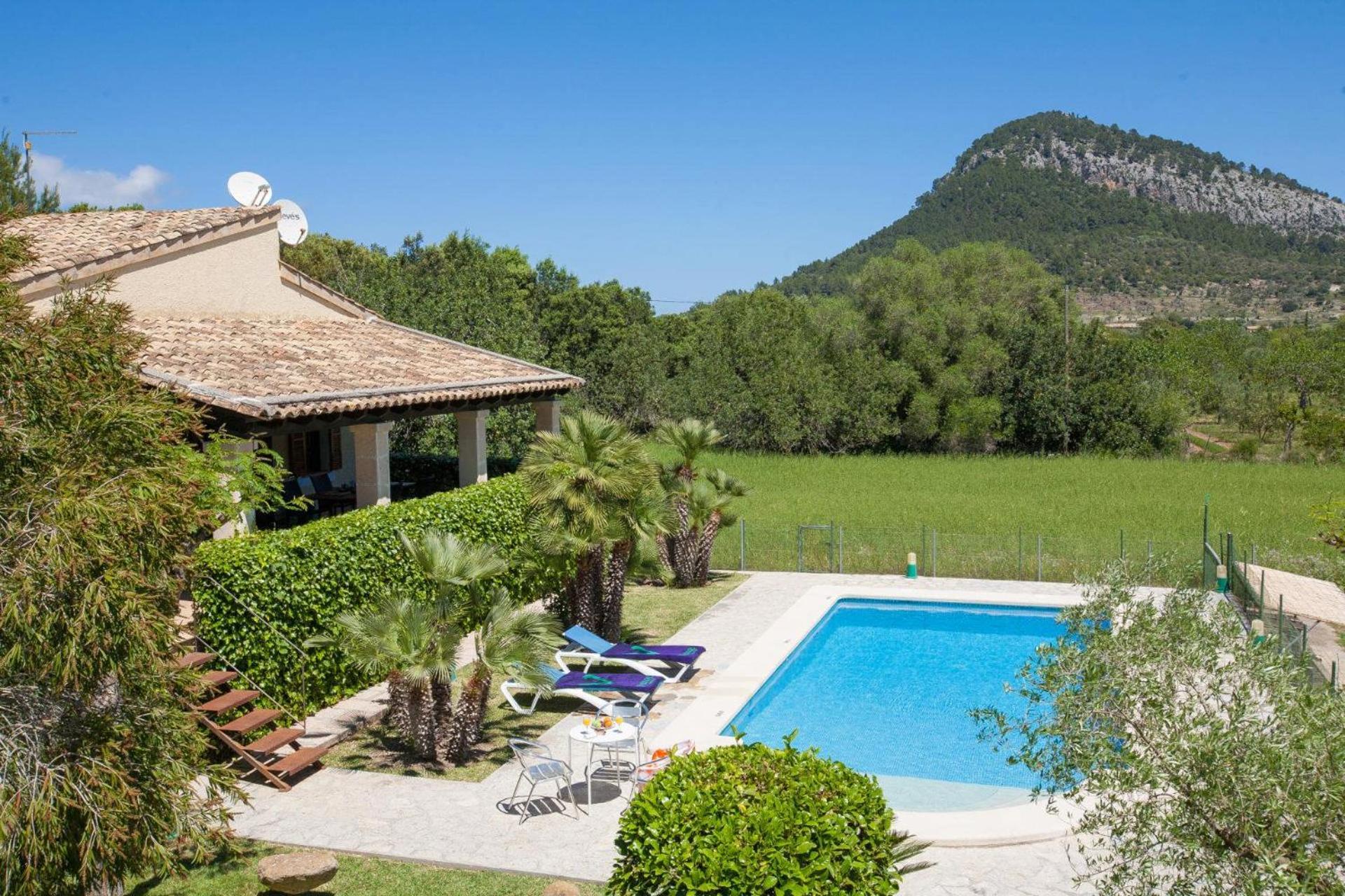 Bennassar By Vintage Travel * Pollença